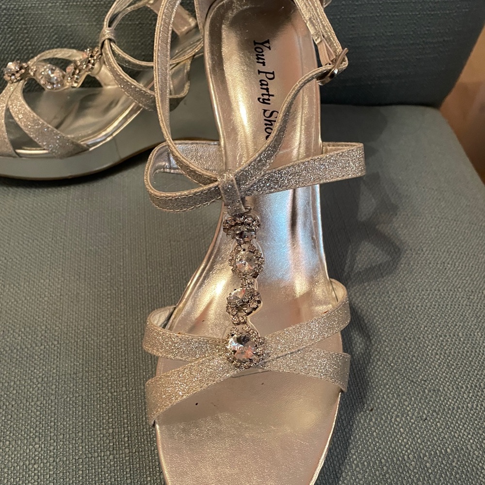 Sandals - Picture 3 of 9